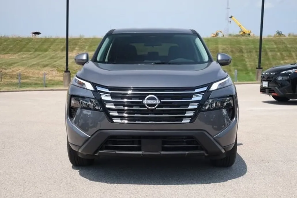 2026 Nissan Rogue SV photo 1