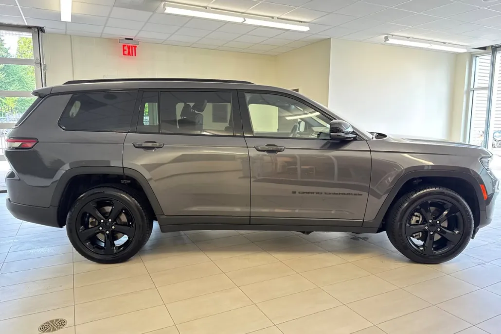2023 Jeep Grand Cherokee Altitude photo 1