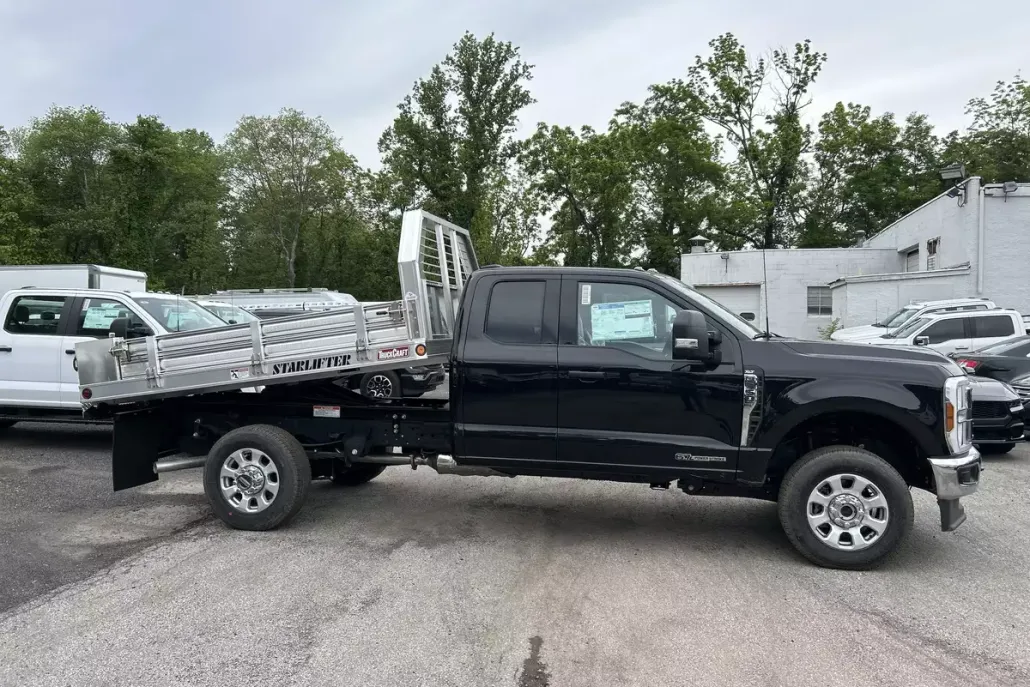 2024 Ford F-350 XLT photo 1