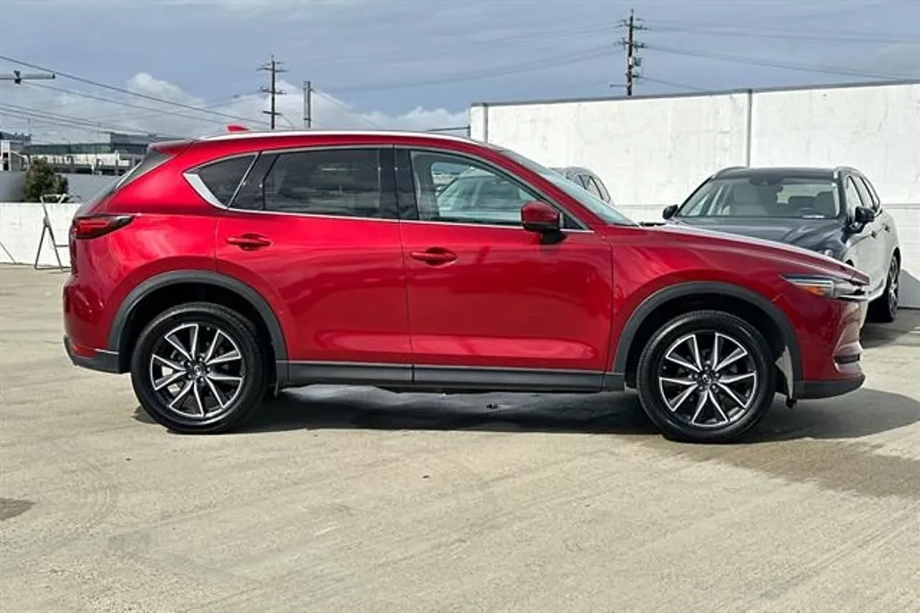 2017 Mazda CX-5 Grand Touring photo 1