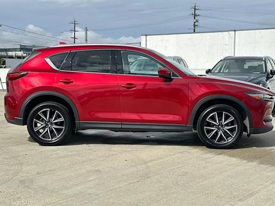 2017 Mazda CX-5 Grand Touring photo 1