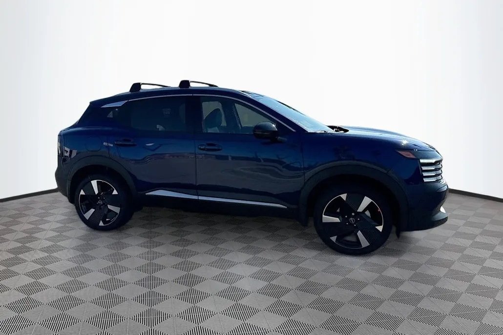 2026 Nissan Kicks SR photo 1