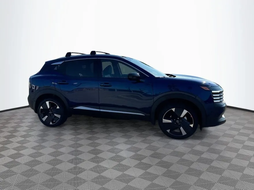 2026 Nissan Kicks SR photo 1