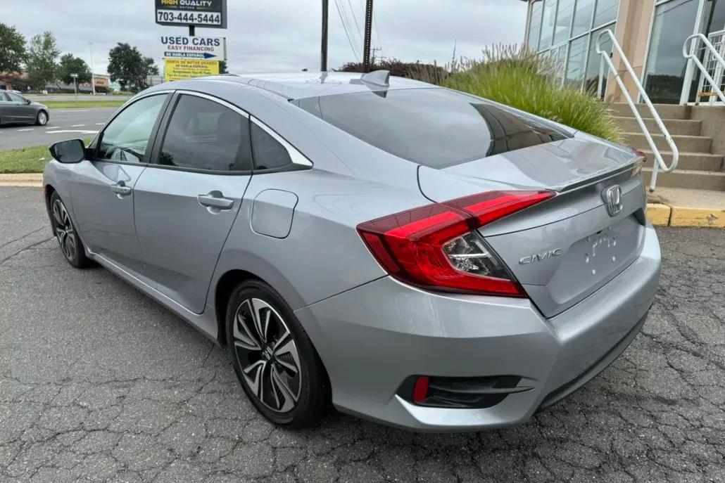 2016 Honda Civic EX-L photo 1