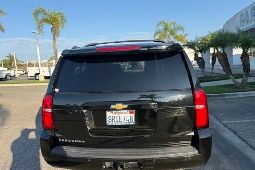 2020 Chevrolet Suburban LS photo 1