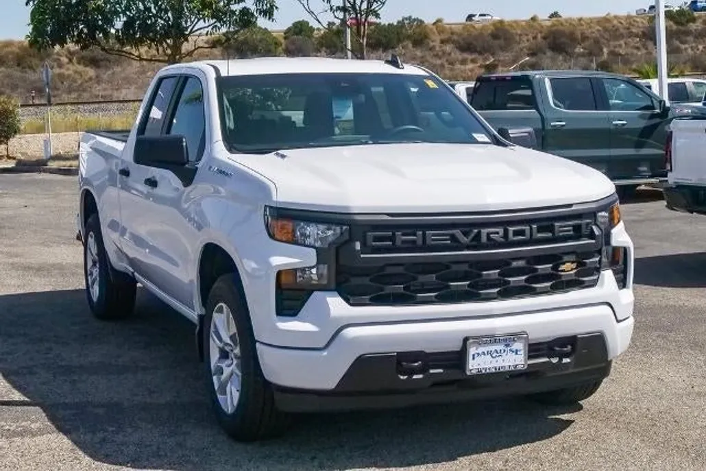 2026 Chevrolet Silverado 1500 Custom photo 1