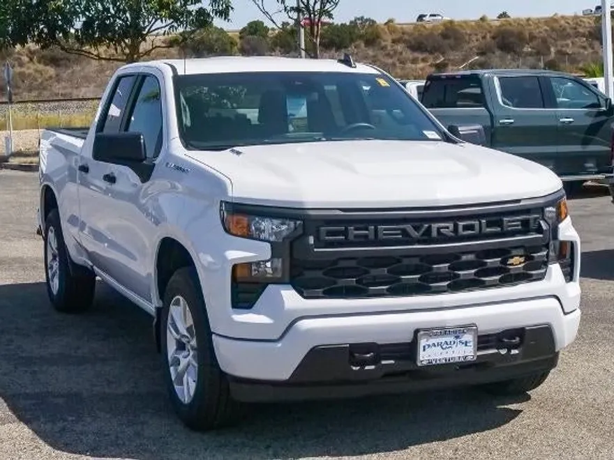 2026 Chevrolet Silverado 1500 Custom photo 1