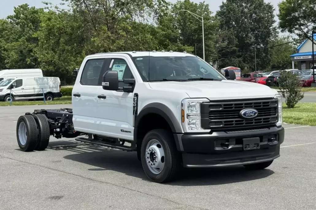 2025 Ford F-550 XL photo 1