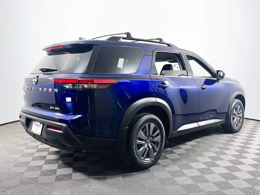 2022 Nissan Pathfinder SV photo 1
