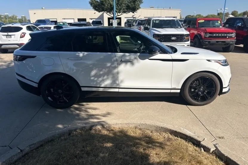 2021 Land Rover Range Rover Velar P250 R-Dynamic S photo 1
