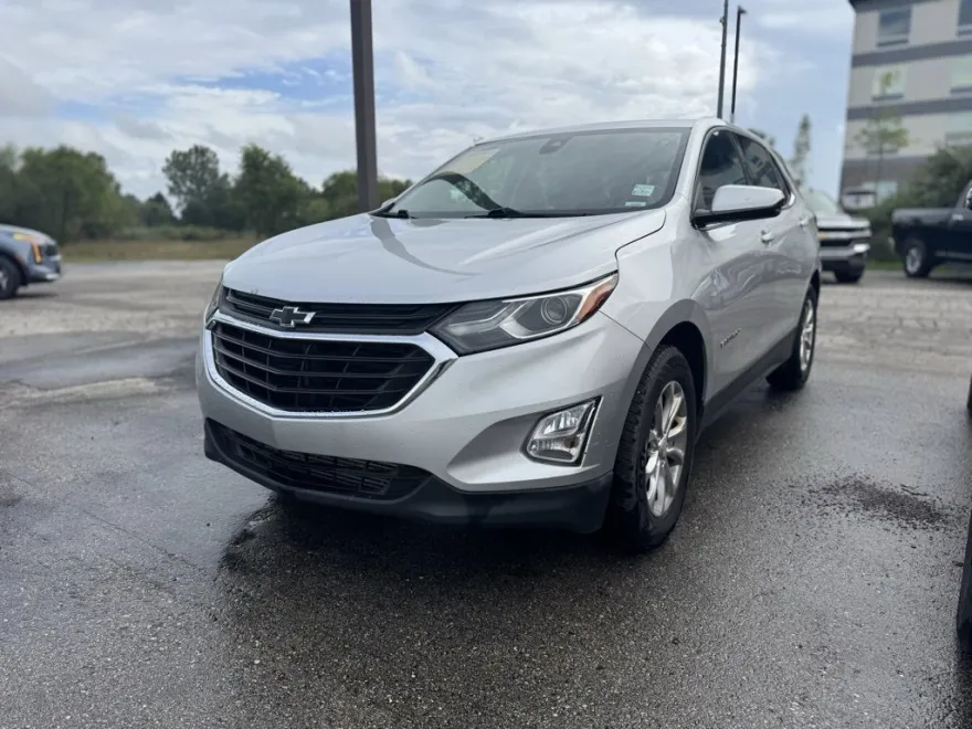 2020 Chevrolet Equinox LT photo 1