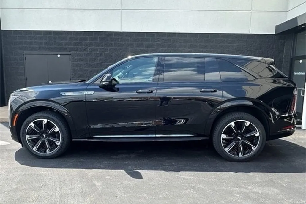 2025 Cadillac Escalade IQ Sport photo 1