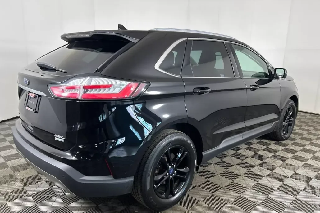 2020 Ford Edge SEL photo 1