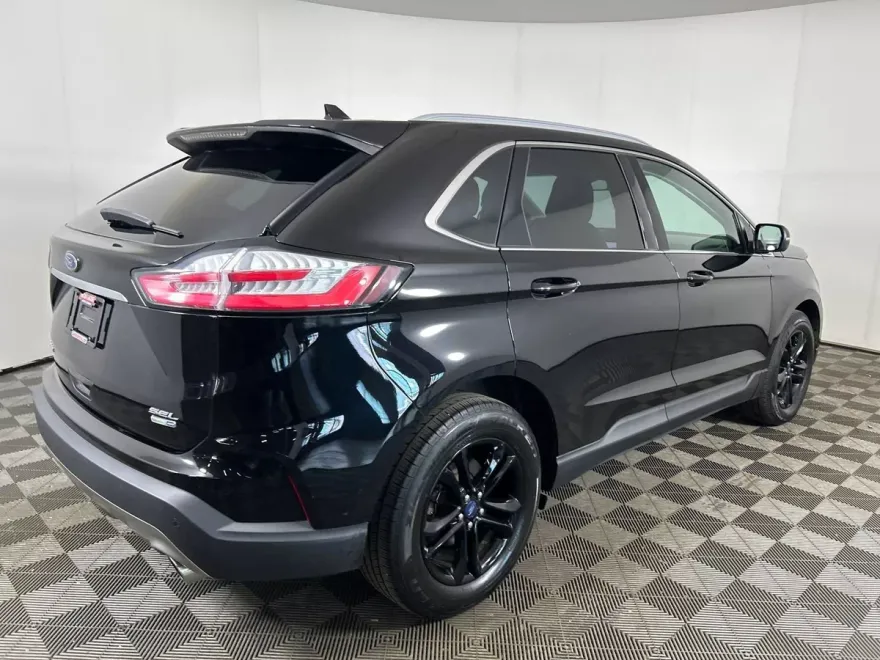 2020 Ford Edge SEL photo 1