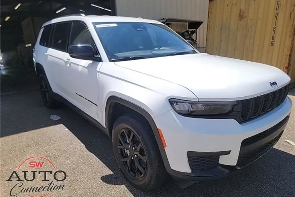 2024 Jeep Grand Cherokee Altitude photo 1