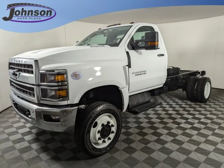 2024 Chevrolet Silverado 6500HD Work Truck photo 1