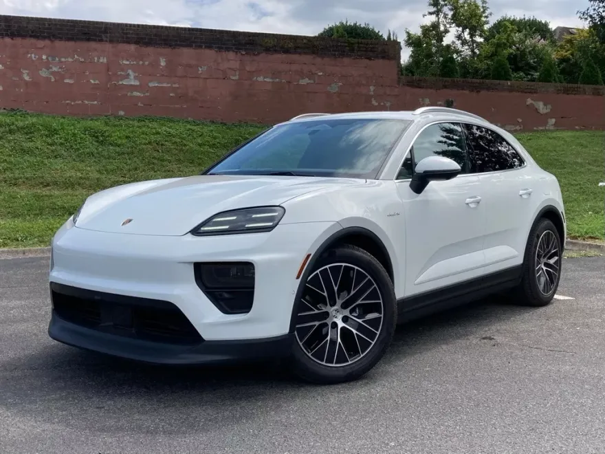 2025 Porsche Macan Electric Base photo 1