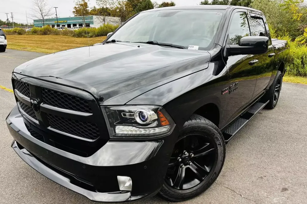 2018 Ram 1500 Sport photo 1