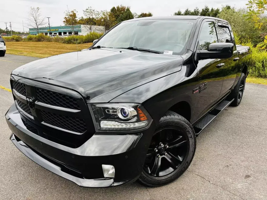 2018 Ram 1500 Sport photo 1