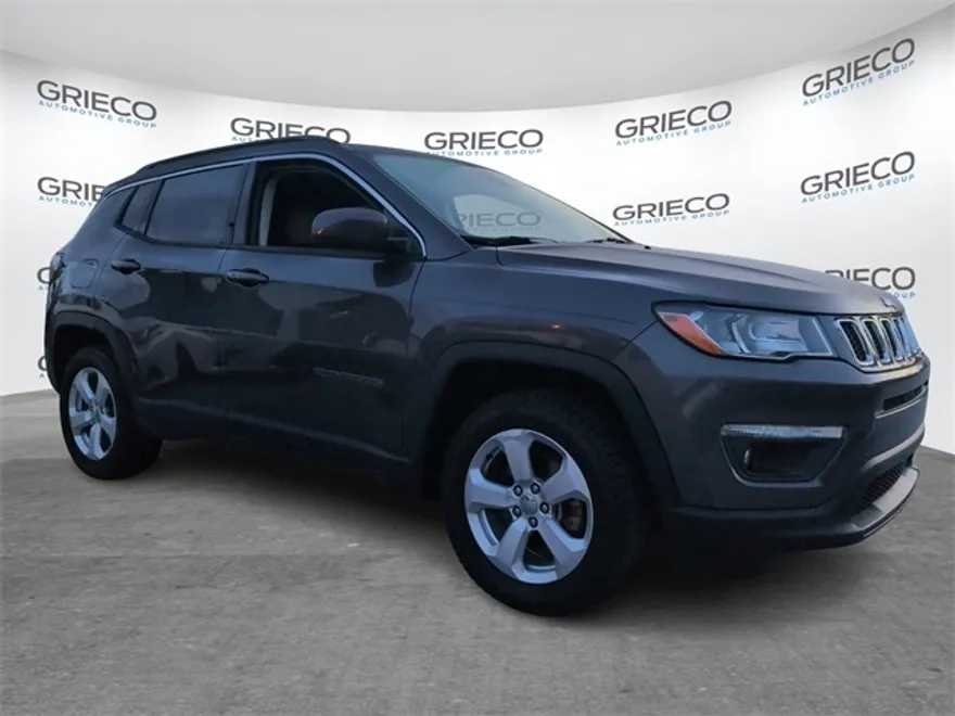 2017 Jeep Compass Latitude photo 1