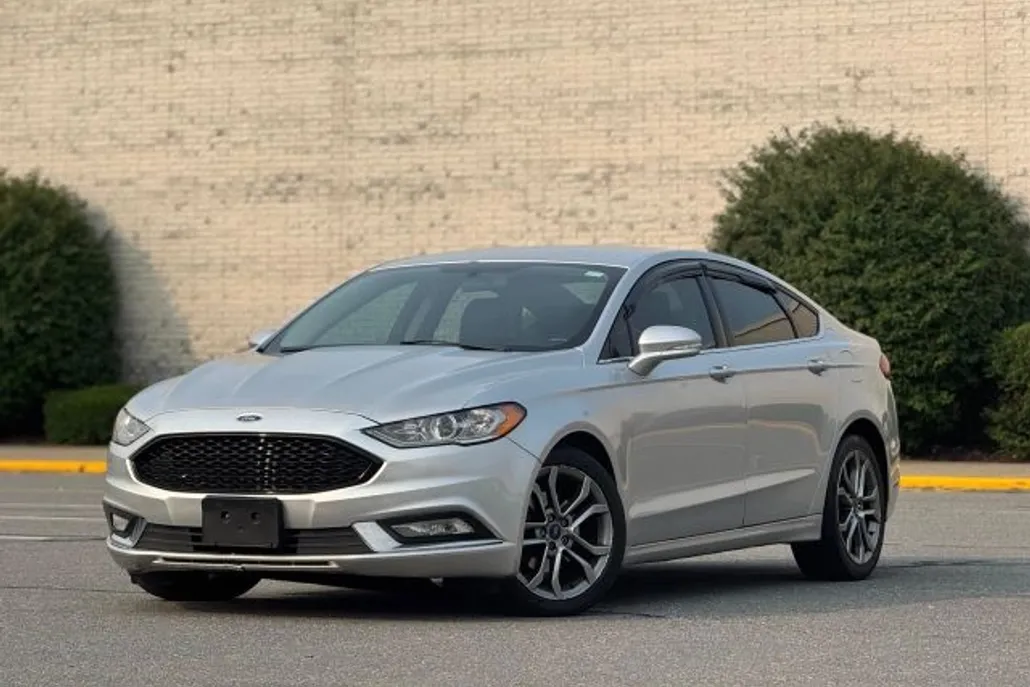 2017 Ford Fusion SE photo 1