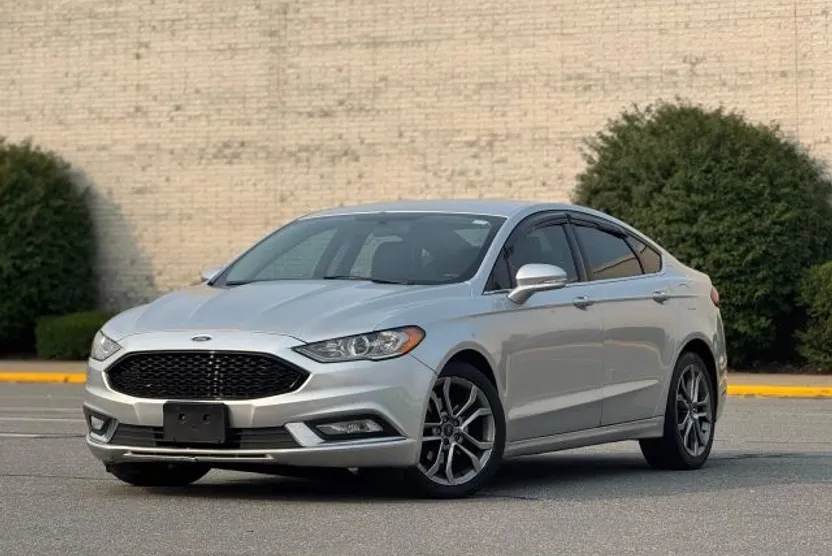 2017 Ford Fusion SE photo 1