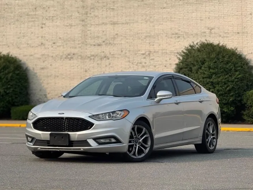 2017 Ford Fusion SE photo 1