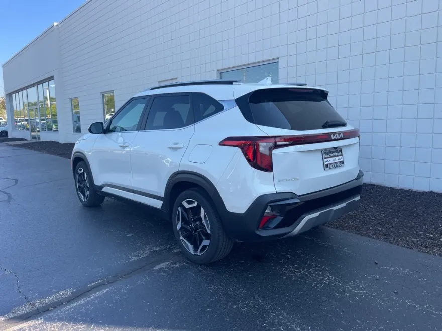 2024 Kia Seltos SX photo 1