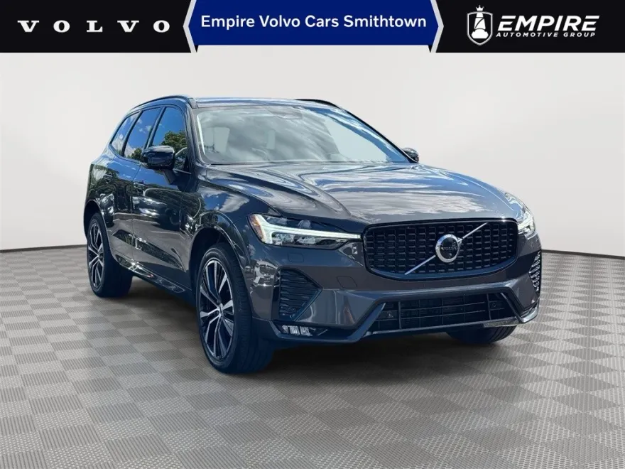 2025 Volvo XC60 B5 Plus photo 1
