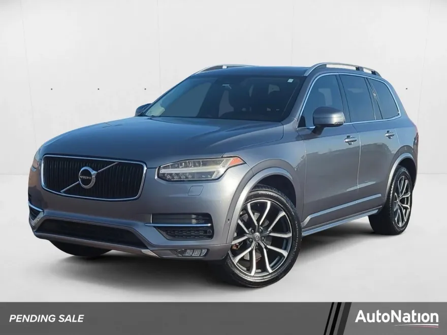 2016 Volvo XC90 AWD T6 Momentum photo 1