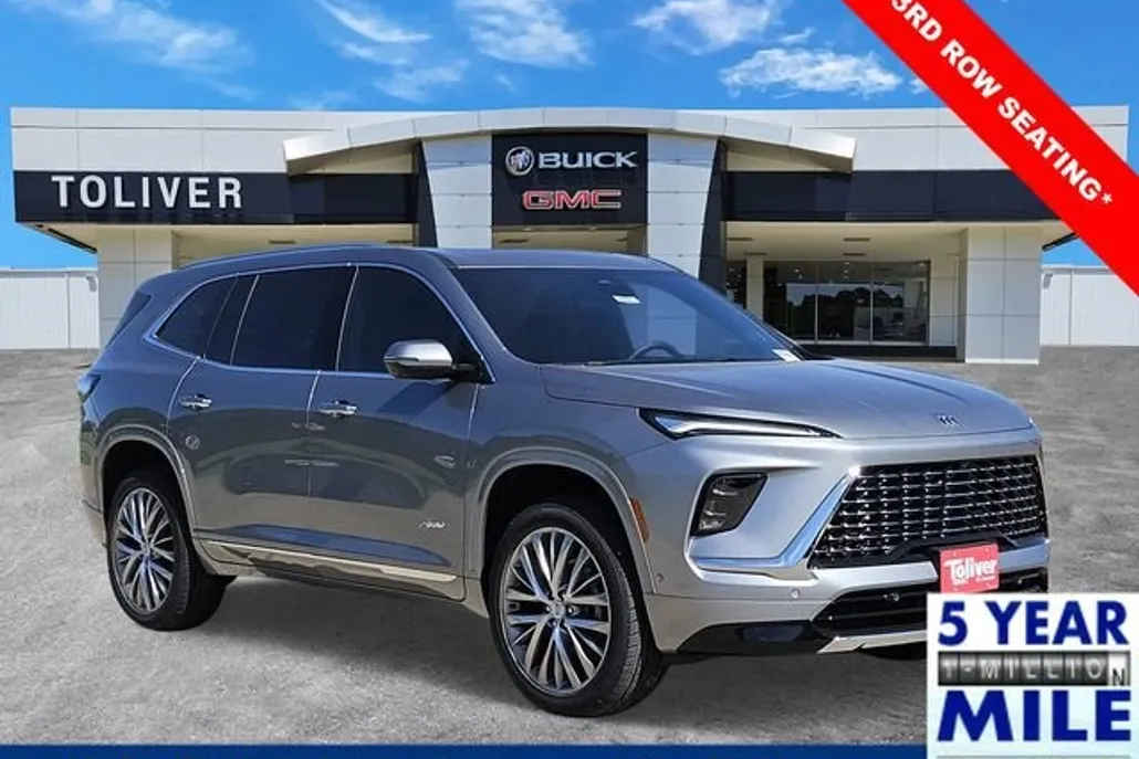 2025 Buick Enclave Avenir photo 1