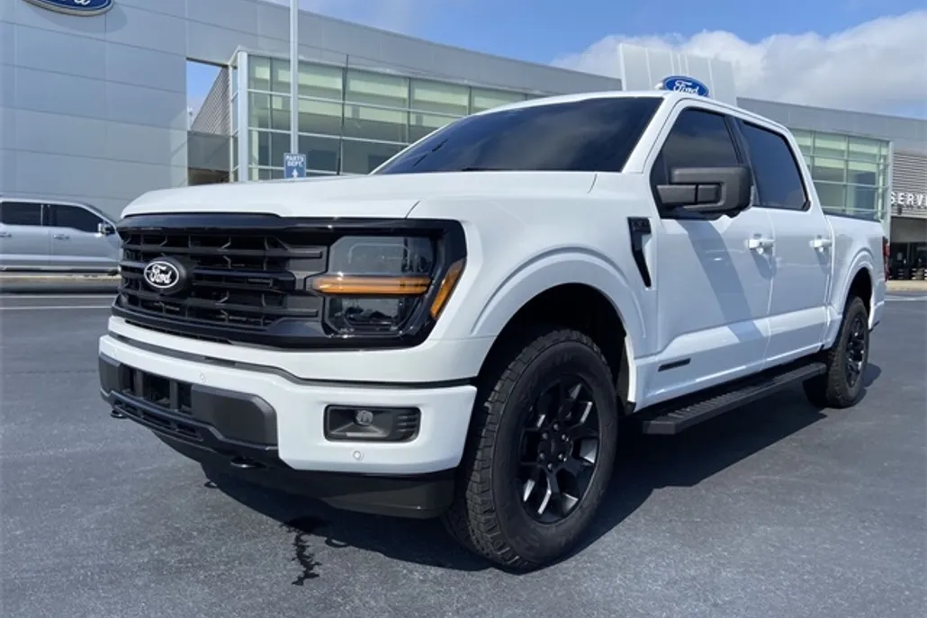2024 Ford F-150 XLT photo 1
