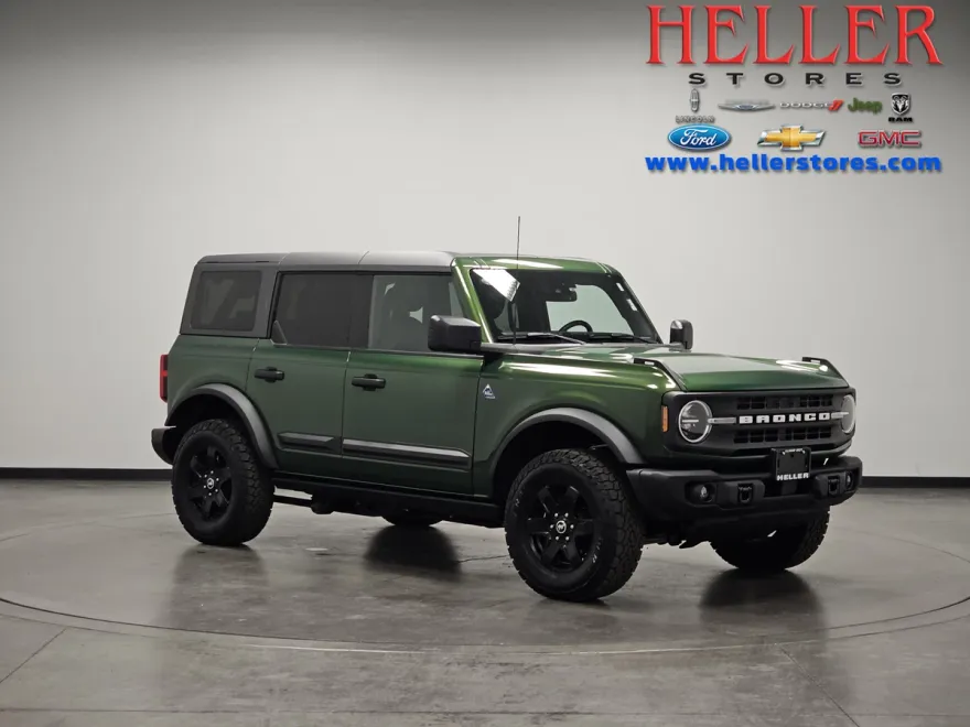 2024 Ford Bronco Black Diamond photo 1