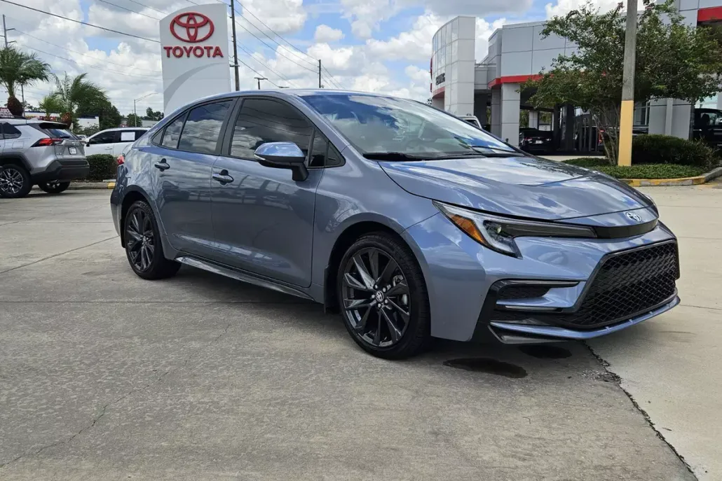 2024 Toyota Corolla SE photo 1