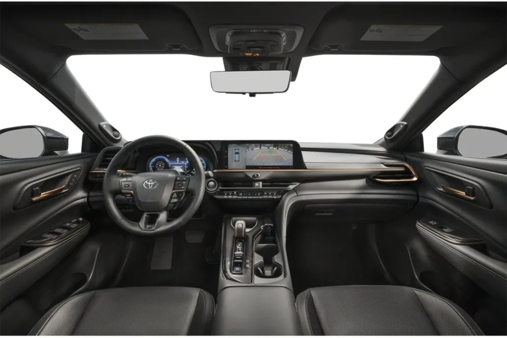 2025 Toyota Crown Signia Limited photo 1