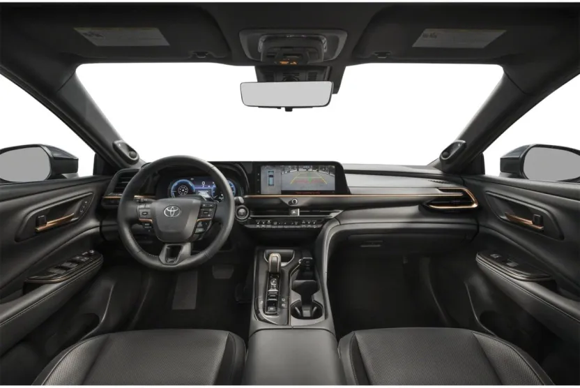 2025 Toyota Crown Signia Limited photo 1