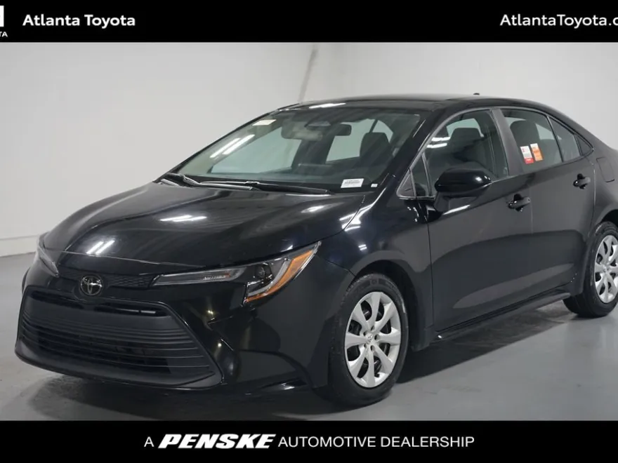 2023 Toyota Corolla LE photo 1