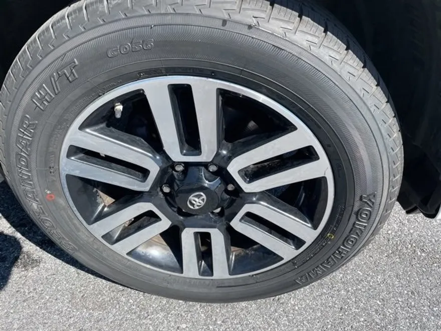 2014 Toyota 4Runner Limited photo 1
