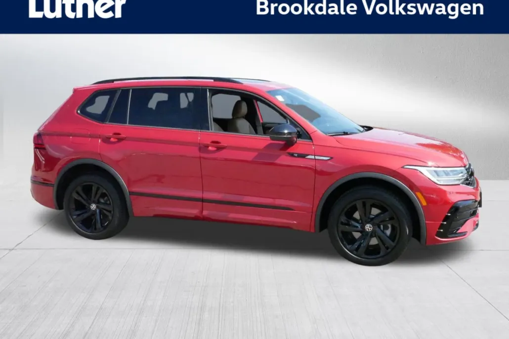 2024 Volkswagen Tiguan SE R-Line Black photo 1