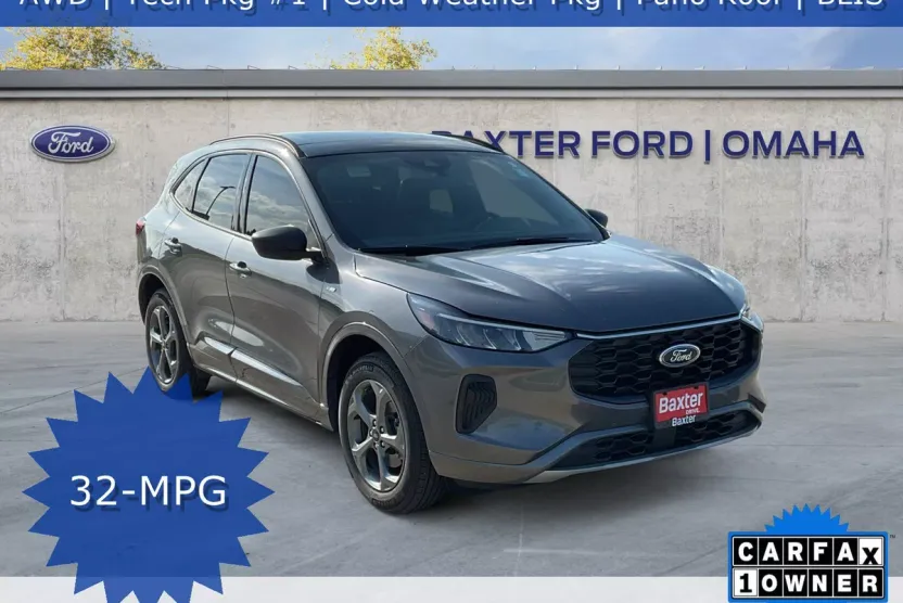 2024 Ford Escape ST-Line photo 1