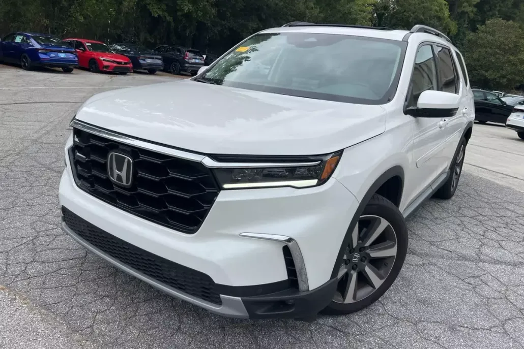 2025 Honda Pilot Touring photo 1