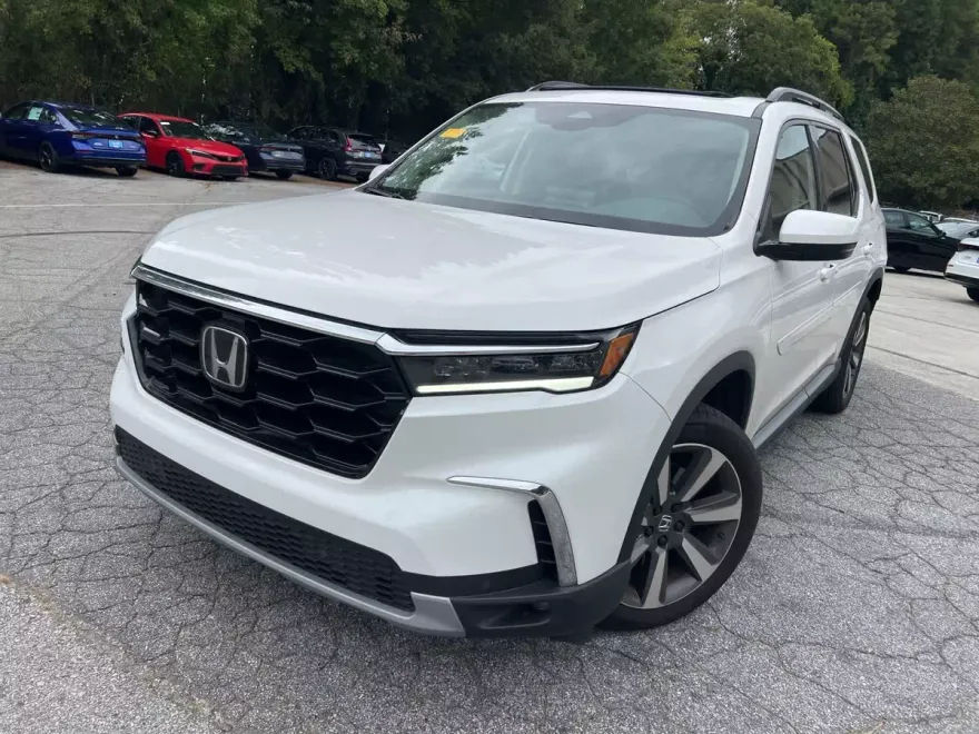 2025 Honda Pilot Touring photo 1