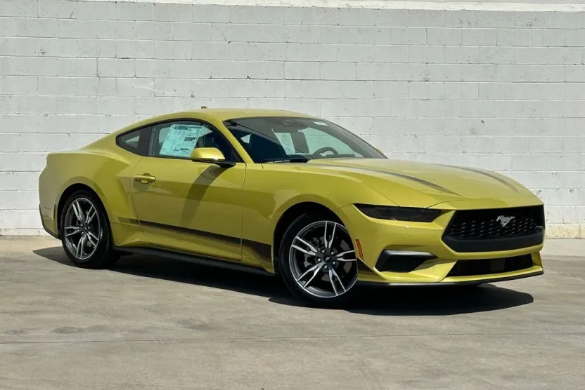 2025 Ford Mustang EcoBoost photo 1