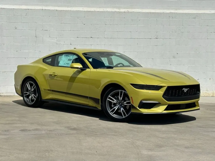 2025 Ford Mustang EcoBoost photo 1