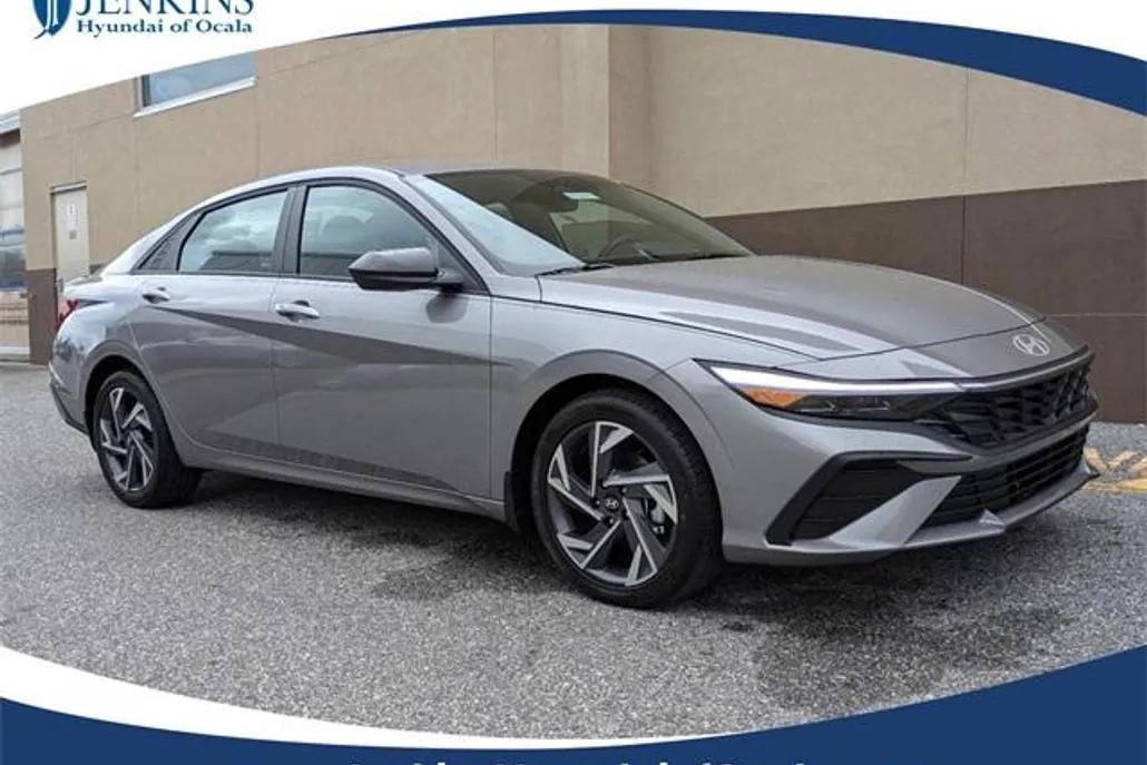 2025 Hyundai Elantra SEL Convenience photo 1