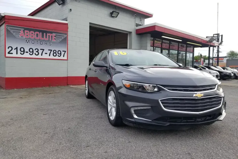 2016 Chevrolet Malibu 1LT photo 1