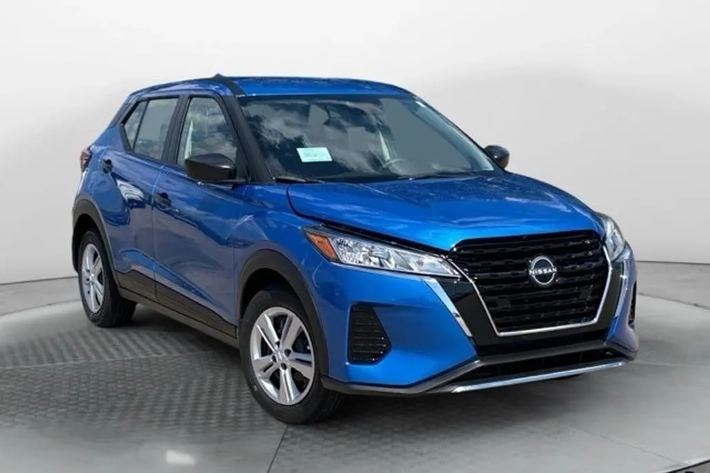 2025 Nissan Kicks Play S photo 1