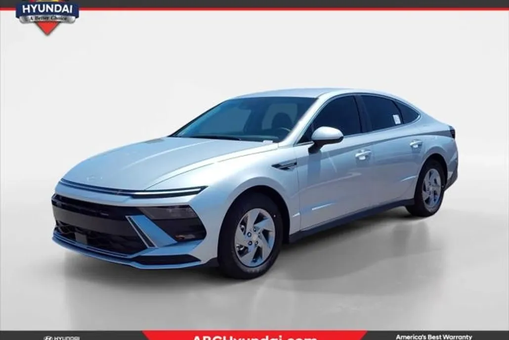 2025 Hyundai Sonata SE photo 1