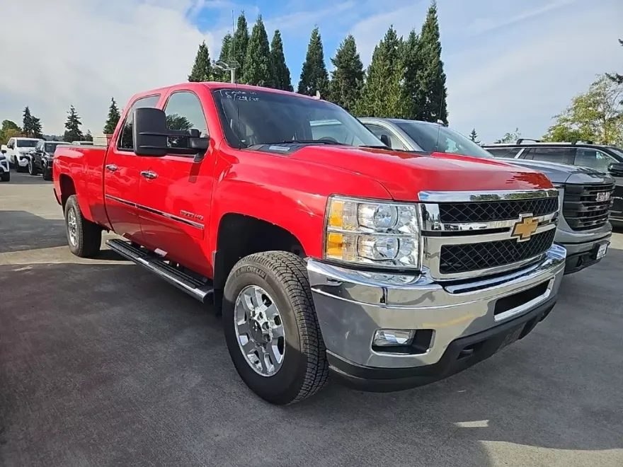 2013 Chevrolet Silverado 3500HD LT photo 1