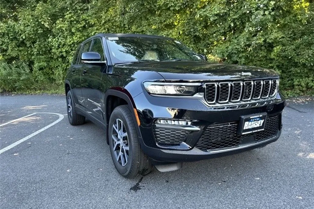2025 Jeep Grand Cherokee Limited photo 1